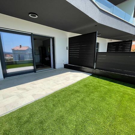 Lux Nanea Apartment Krk Town Luaran gambar