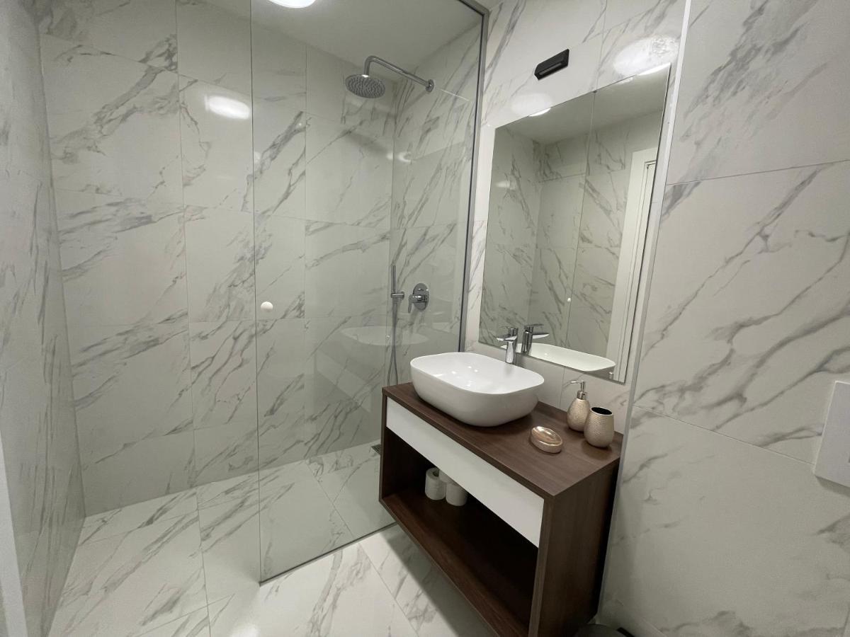 Lux Nanea Apartment Krk Town Luaran gambar