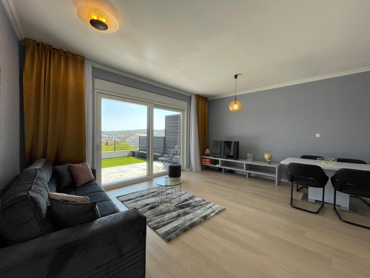 Lux Nanea Apartment Krk Town Luaran gambar