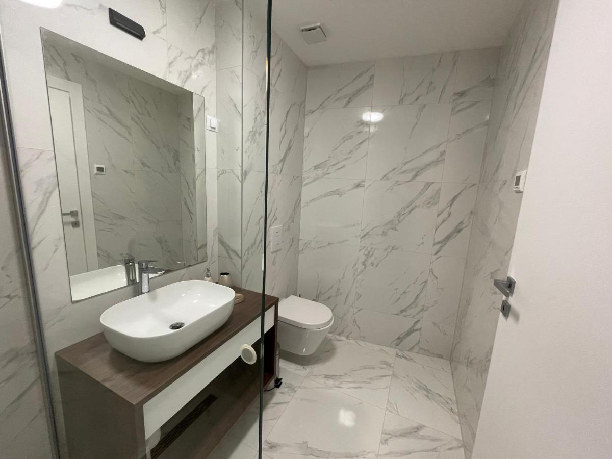 Lux Nanea Apartment Krk Town Luaran gambar