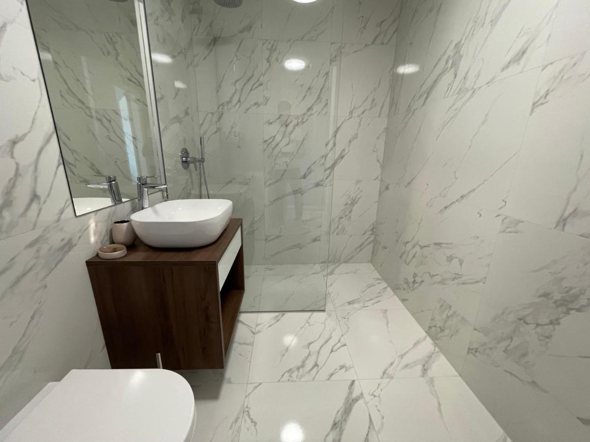 Lux Nanea Apartment Krk Town Luaran gambar