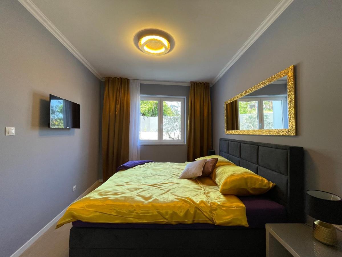 Lux Nanea Apartment Krk Town Luaran gambar